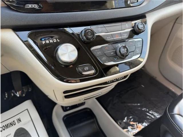 2021 Chrysler Voyager LXI