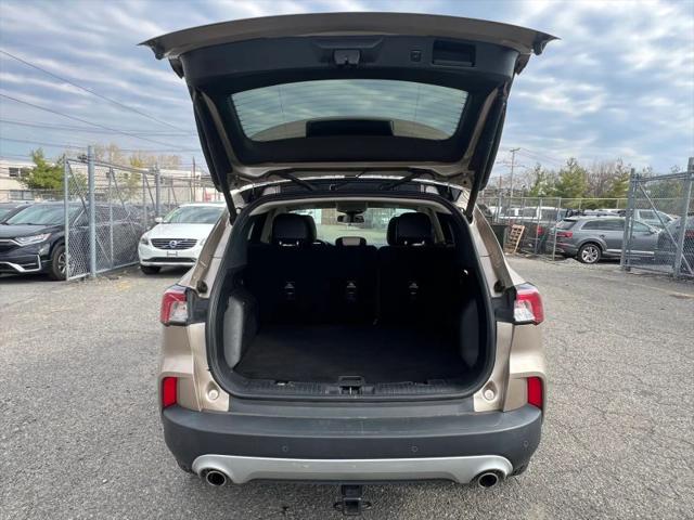 2020 Ford Escape Titanium Hybrid