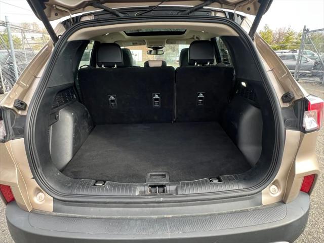 2020 Ford Escape Titanium Hybrid