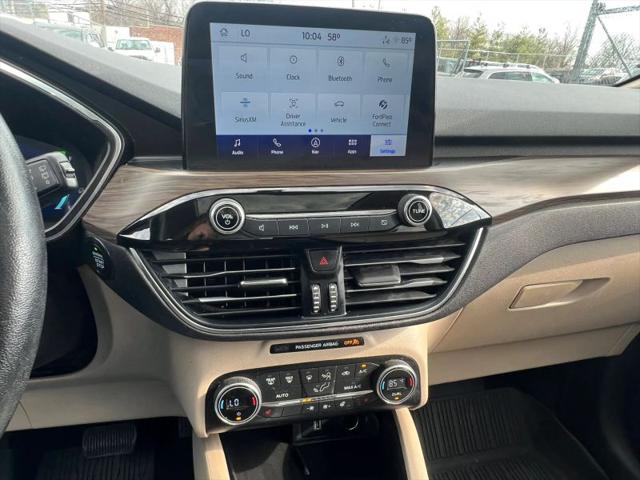 2020 Ford Escape Titanium Hybrid