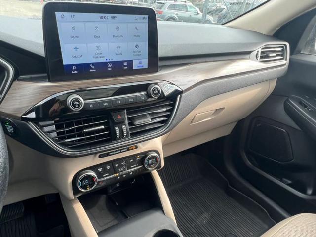 2020 Ford Escape Titanium Hybrid
