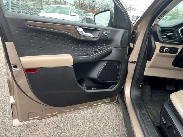 2020 Ford Escape Titanium Hybrid