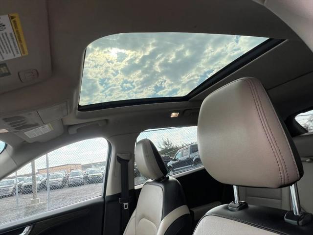2020 Ford Escape Titanium Hybrid