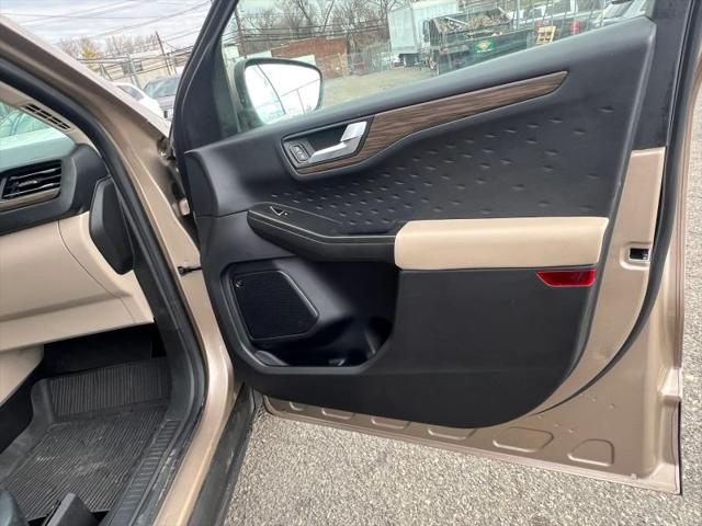 2020 Ford Escape Titanium Hybrid