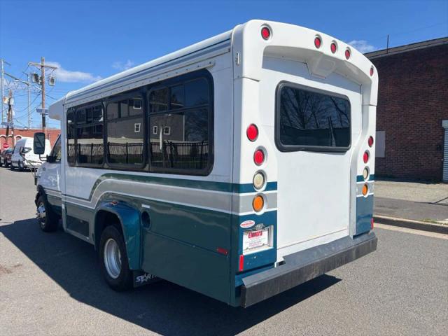 2005 Ford E-350 Cutaway Base