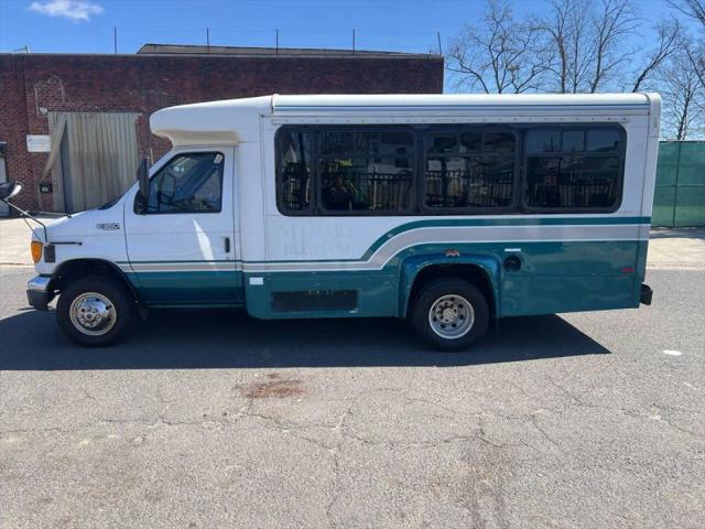 2005 Ford E-350 Cutaway Base