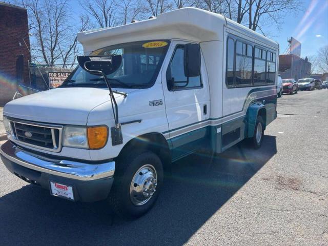 2005 Ford E-350 Cutaway Base