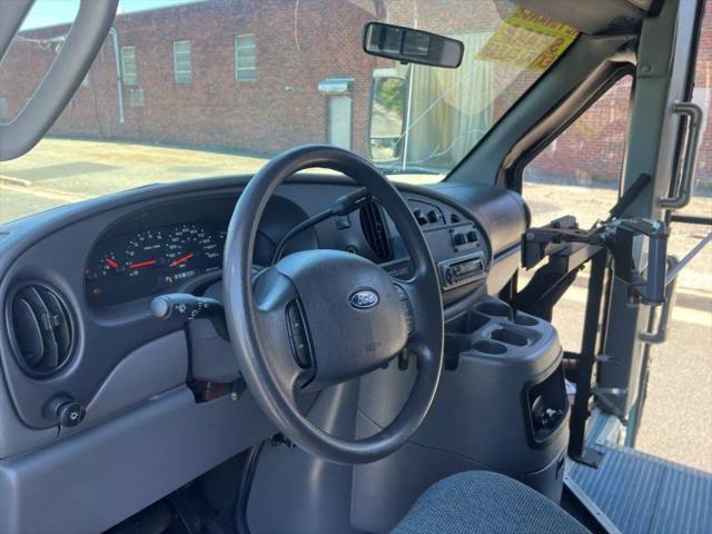 2005 Ford E-350 Cutaway Base