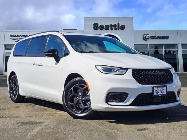 2023 Chrysler Pacifica Hybrid Limited for sale in Seattle, WA