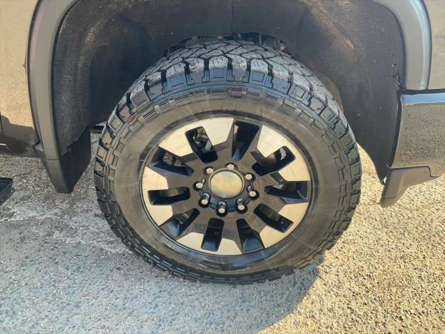 2020 Chevrolet Silverado 2500HD 4WD Crew Cab Standard Bed Custom