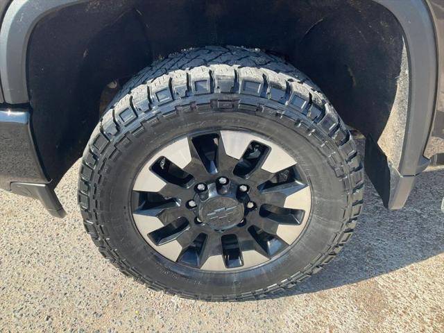 2020 Chevrolet Silverado 2500HD 4WD Crew Cab Standard Bed Custom