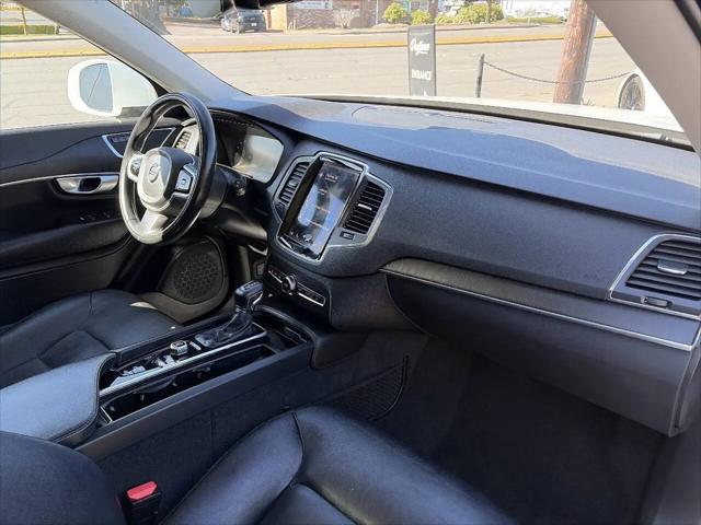 2020 Volvo XC90 T5 Momentum 7 Passenger