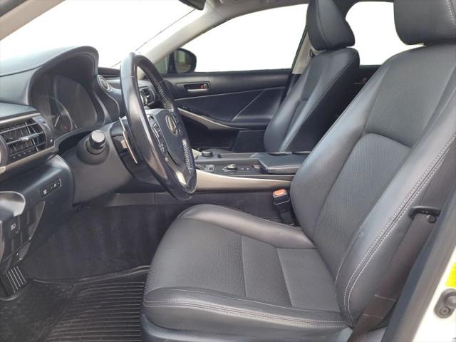 2017 Lexus IS 200t 200t