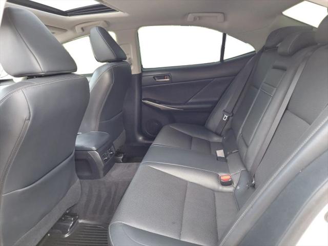 2017 Lexus IS 200t 200t
