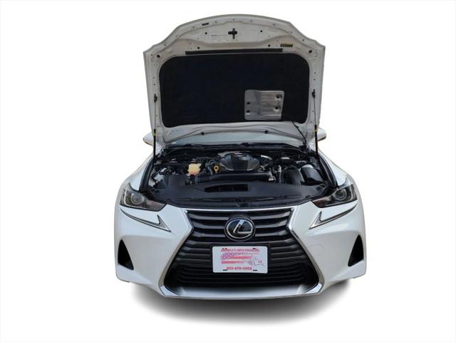 2017 Lexus IS 200t 200t
