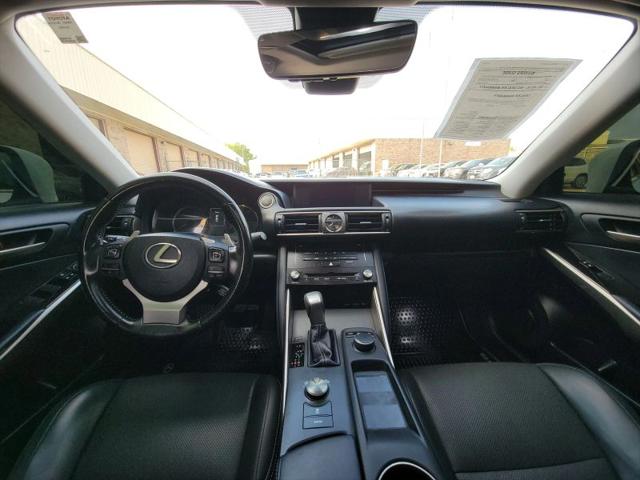 2017 Lexus IS 200t 200t