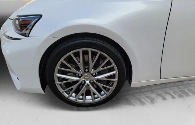 2017 Lexus IS 200t 200t