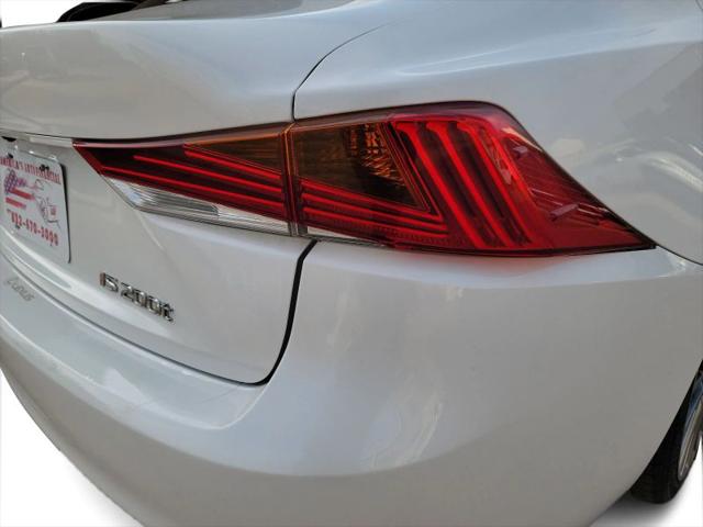 2017 Lexus IS 200t 200t