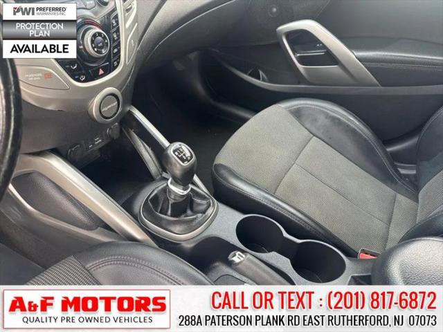 2013 Hyundai Veloster Base w/Black