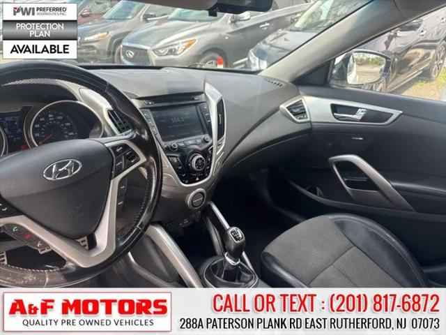 2013 Hyundai Veloster Base w/Black