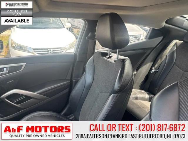2013 Hyundai Veloster Base w/Black