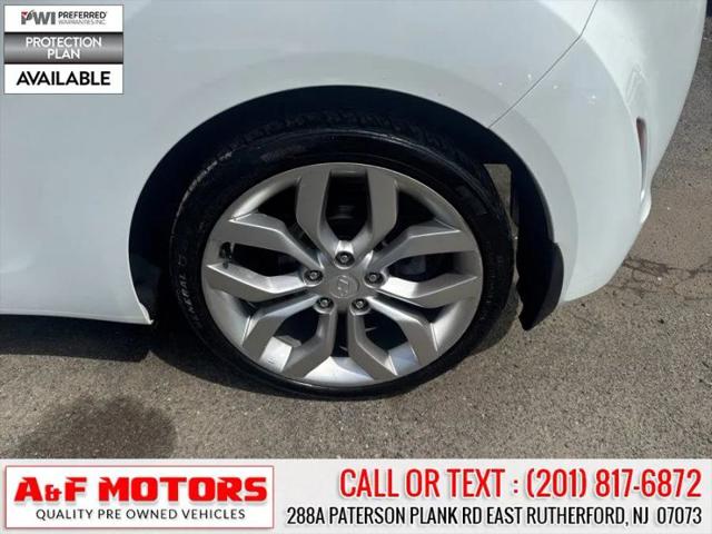 2013 Hyundai Veloster Base w/Black