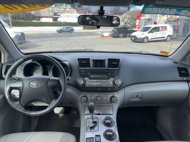 2010 Toyota Highlander Base