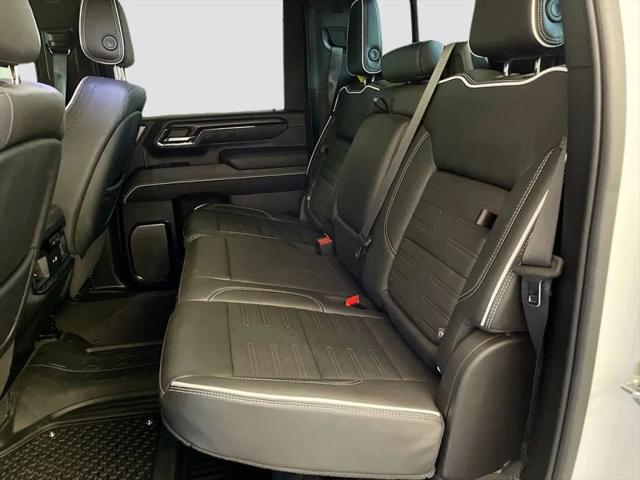 2024 GMC Sierra 2500HD 4WD Crew Cab Standard Bed AT4X