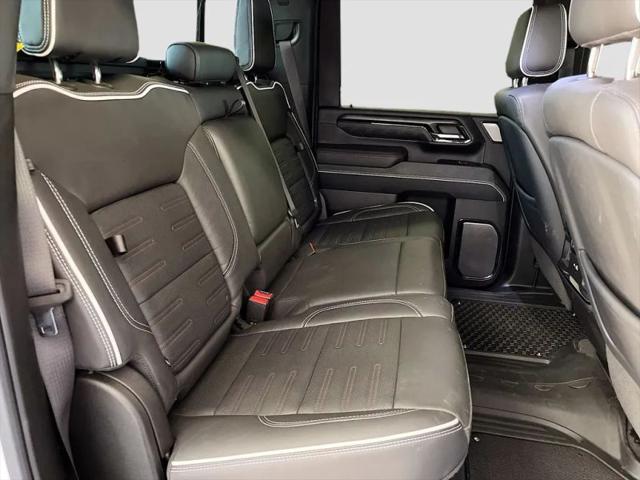 2024 GMC Sierra 2500HD 4WD Crew Cab Standard Bed AT4X