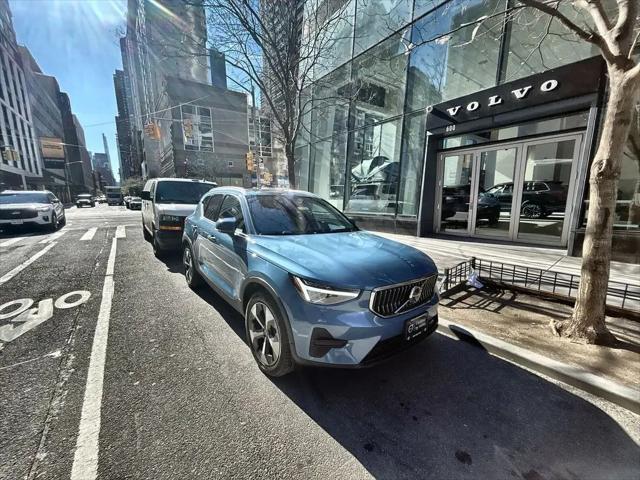 2024 Volvo XC40 B5 Core Bright Theme