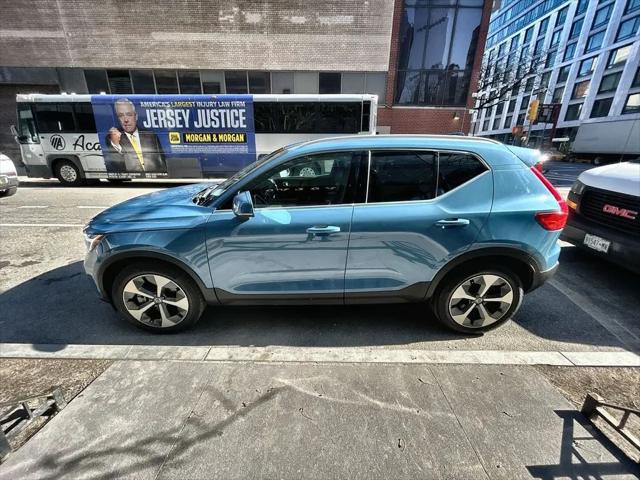 2024 Volvo XC40 B5 Core Bright Theme