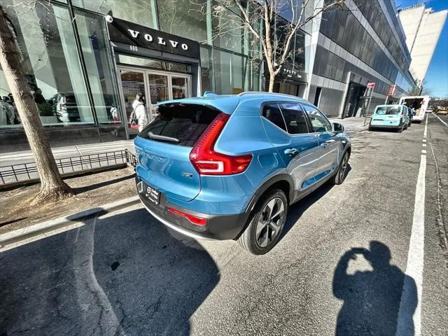 2024 Volvo XC40 B5 Core Bright Theme