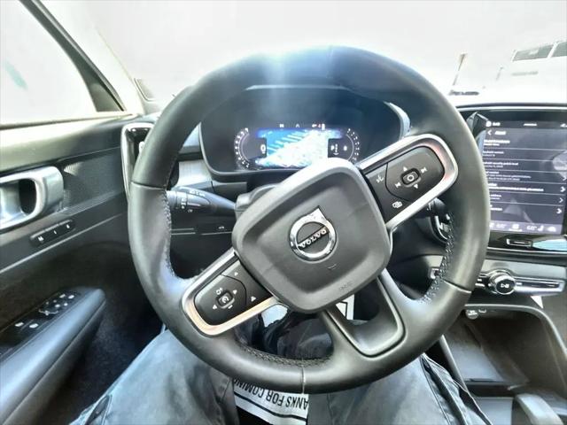 2024 Volvo XC40 B5 Core Bright Theme