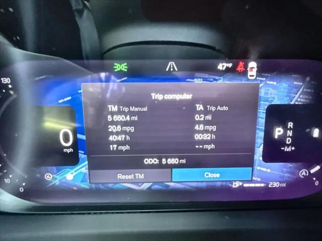 2024 Volvo XC40 B5 Core Bright Theme