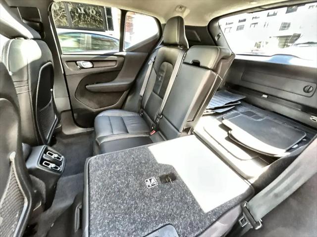 2024 Volvo XC40 B5 Core Bright Theme