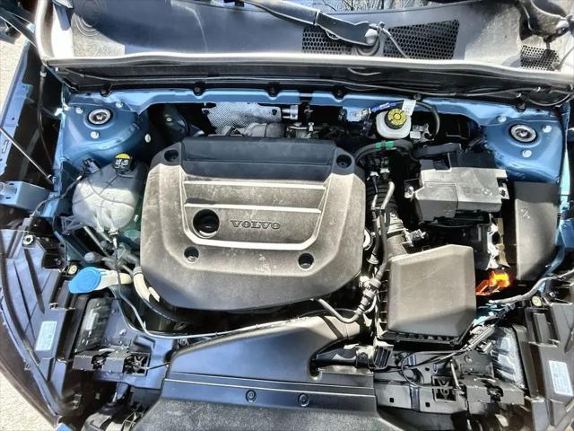 2024 Volvo XC40 B5 Core Bright Theme