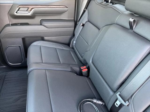 2026 GMC Sierra 1500 Crew Cab, Short Bed, SLT, 4WD