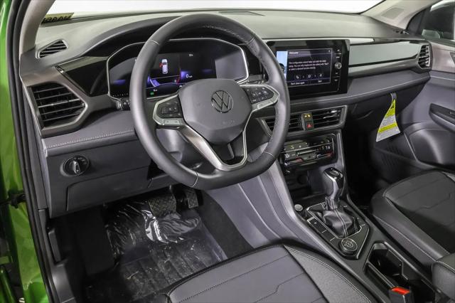 2026 Volkswagen Taos SE Black