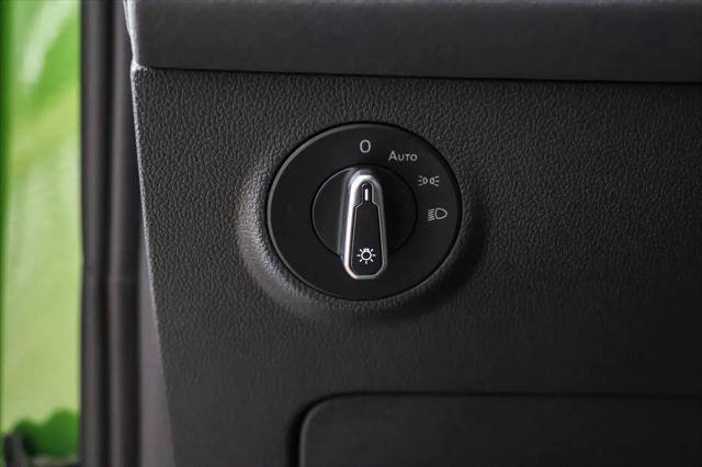 2026 Volkswagen Taos SE Black