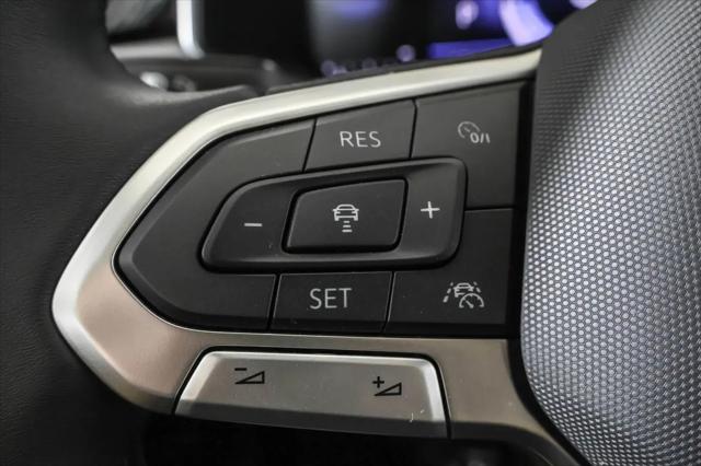 2026 Volkswagen Taos SE Black