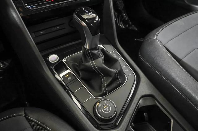 2026 Volkswagen Taos SE Black