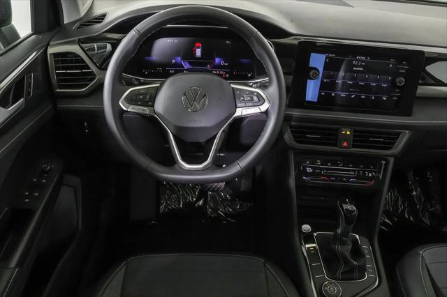2026 Volkswagen Taos SE Black