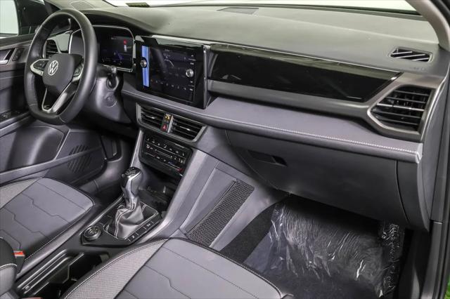 2026 Volkswagen Taos SE Black