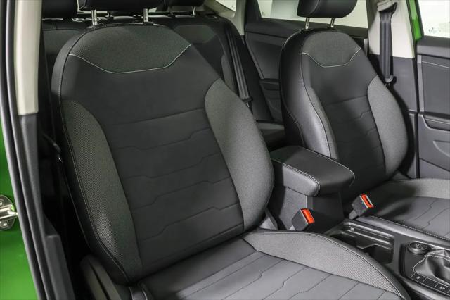 2026 Volkswagen Taos SE Black