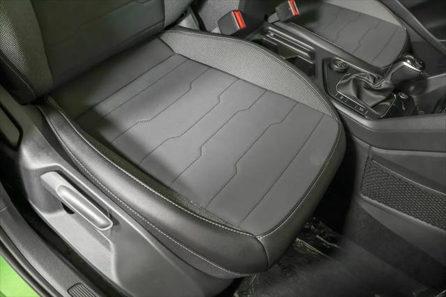 2026 Volkswagen Taos SE Black