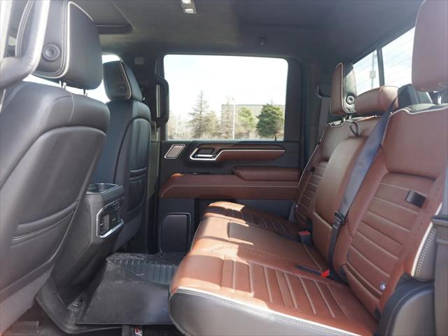 2025 GMC Sierra 3500HD Crew Cab, Standard Bed, Denali Ultimate, 4WD