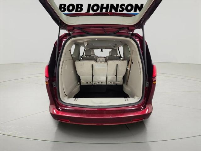 2021 Chrysler Voyager LXI