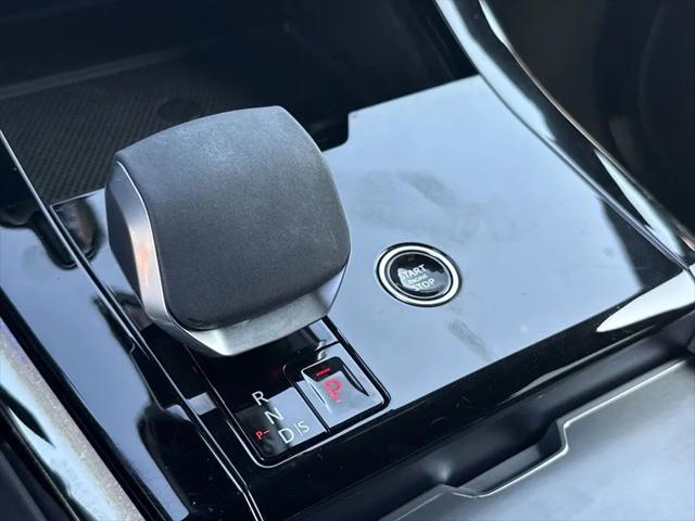 2025 Land Rover Range Rover Sport P360 SE