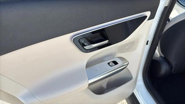 2025 Mercedes-Benz GLC SUV