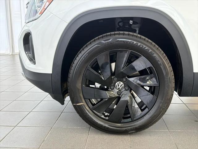 2026 Volkswagen Atlas Cross Sport SE with Technology
